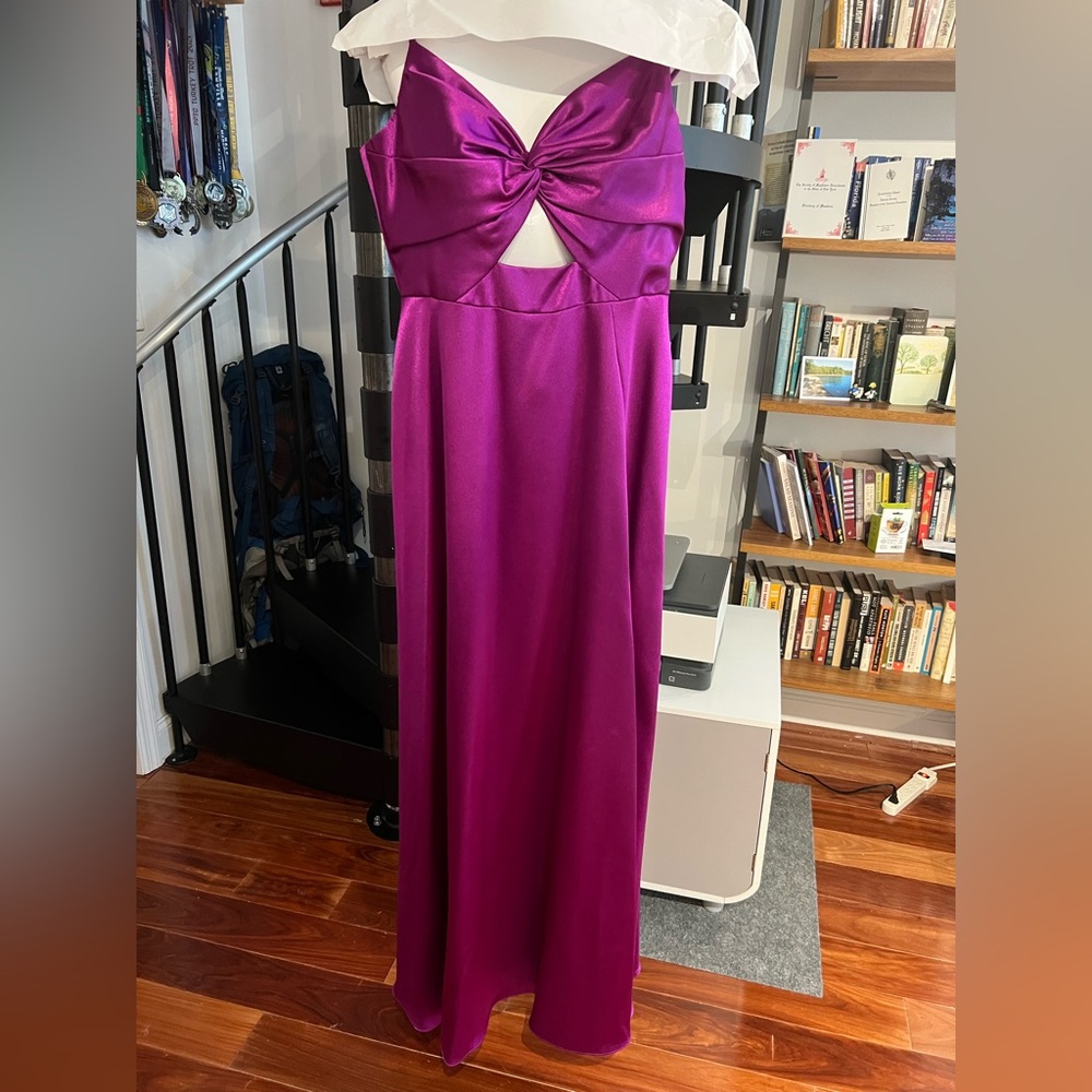 Aidan Mattox cut out gown💜